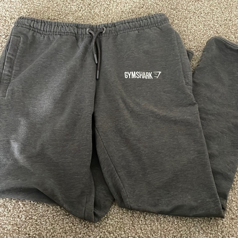 Men’s gray gymshark sweatpants size Large